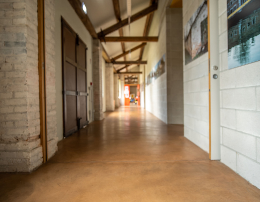 Deco Nuvolato, nuvolato effect floor with cuoio finish. Forte Marghera museum, Venice. 02