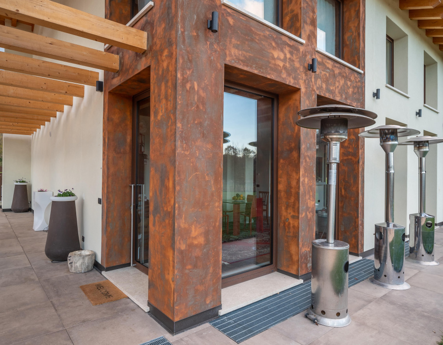 Oxydecor®, Corten effect vertical coating. Terre di Ezzelino Winery, San Zenone degli Ezzelini, Italy