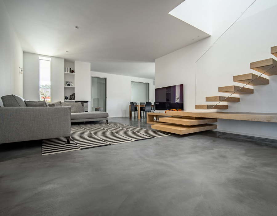 Microverlay - piso de concreto de resina de bajo espesor - apartamento privado - Studio Stocco Architetti